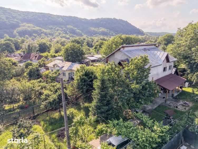 Casă cu 5 camere cu Teren 850 Mp în Gura Vitioarei