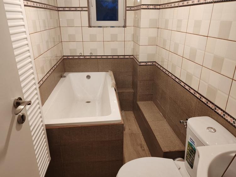 Spațiu comercial, de 200 mp, în Central