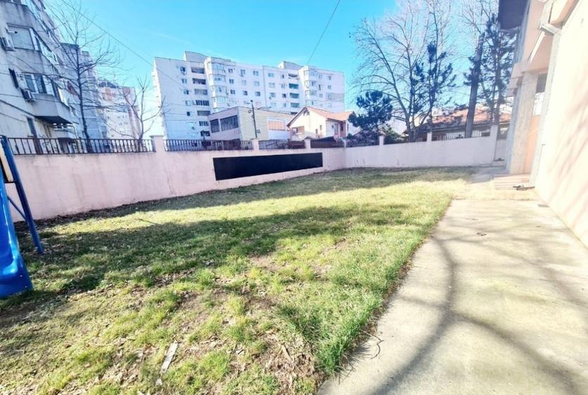 Casă individuală cu 12 camere cu Garaj în Inel II