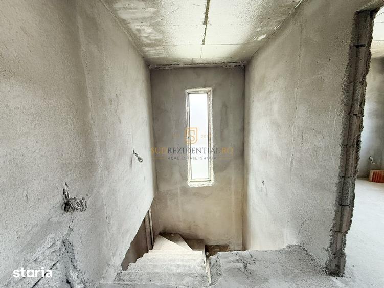Casă cu 5 camere cu Teren 334 Mp în Vidra