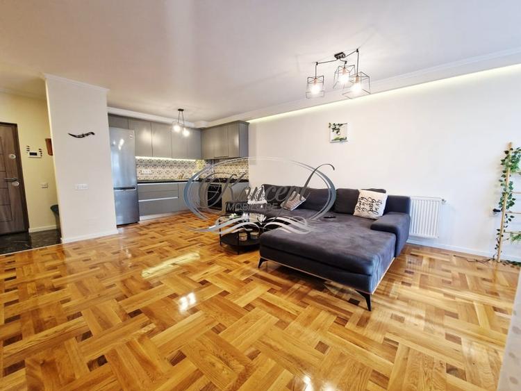 Apartament cu 2 camere semidecomandat, mobilat în Bună Ziua