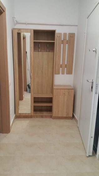 Garsonieră decomandată, mobilată în Titan