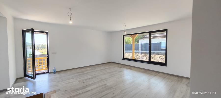 Casă cu 3 camere cu Teren 650 Mp în Tomești