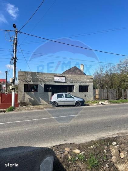 Casă cu 6 camere cu Teren 700 Mp în Străoane