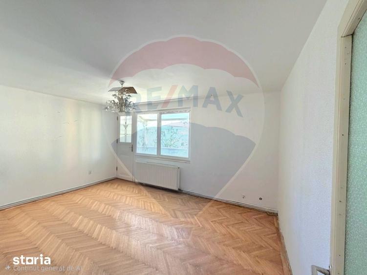 Apartament cu 3 camere decomandat în Cornișa