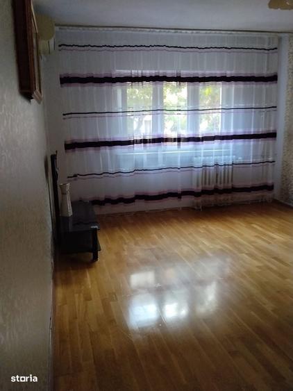 Apartament cu 2 camere decomandat în Sărari