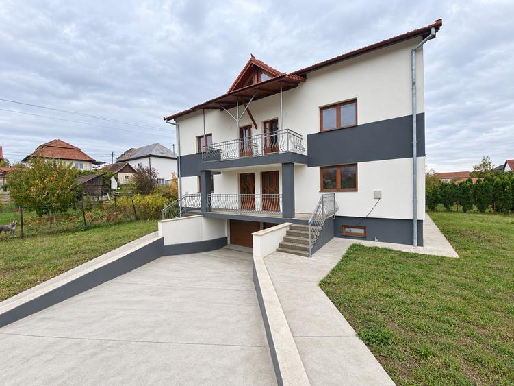Duplex cu 5 camere cu Canalizare în Copăceni