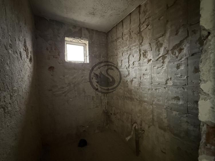 Casă individuală cu 6 camere cu Canalizare în Ultracentral