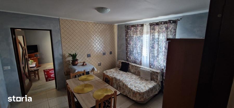 Casă cu 5 camere cu Teren 1400 Mp în Baia
