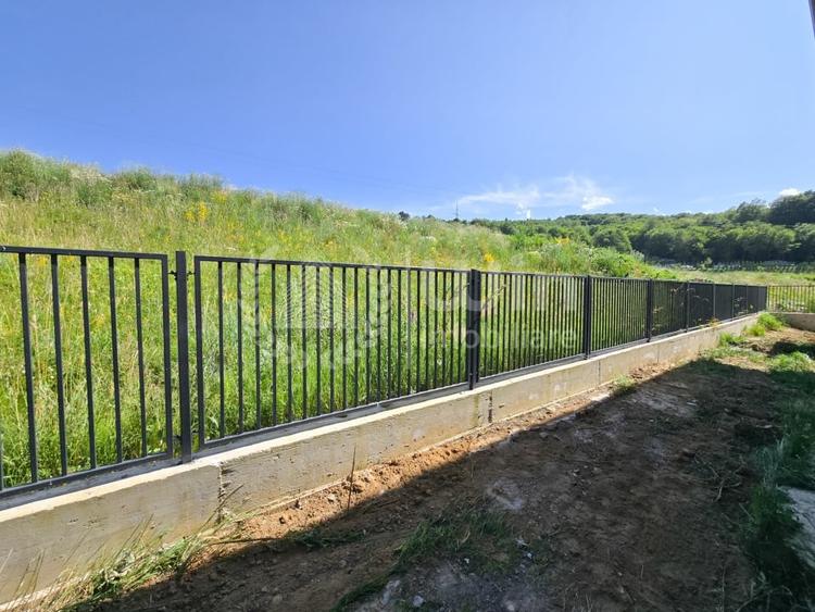 Casă individuală cu 6 camere semidecomandat cu Canalizare în Feleacu