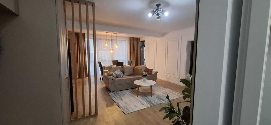 Apartament cu 3 camere decomandat în Central