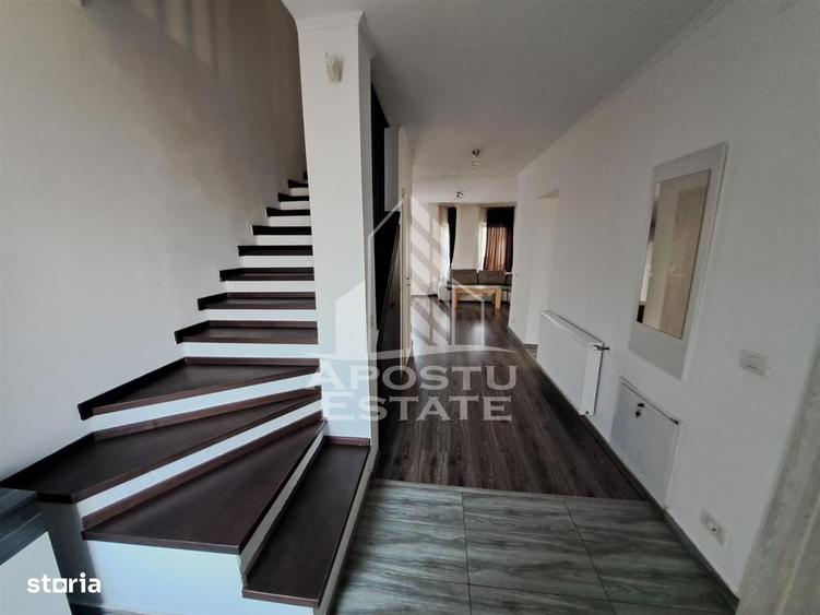 Casă cu 4 camere în Dumbrăvița