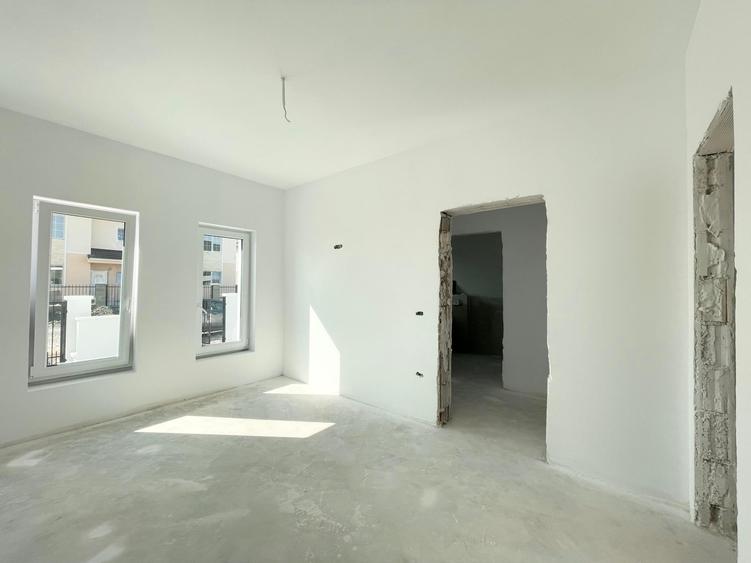 Duplex cu 3 camere cu Canalizare în Moșnița Veche