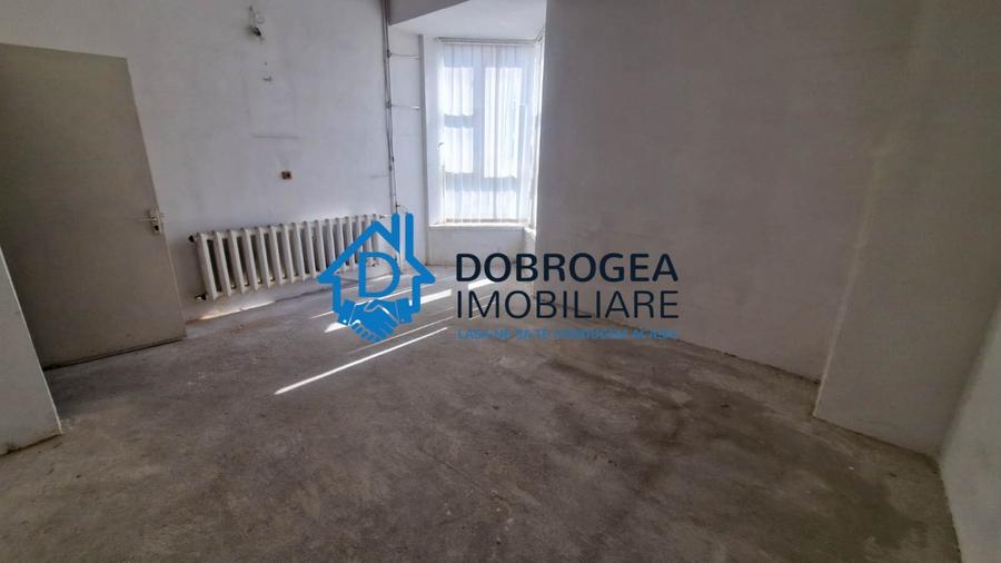 Apartament cu 8 camere decomandat în Ultracentral