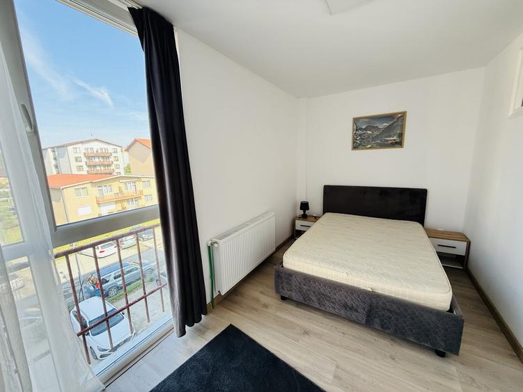 Apartament cu 3 camere semidecomandat, mobilat în Florești