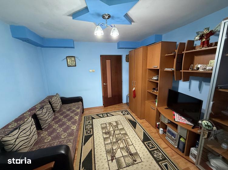 Casă cu 9 camere cu Teren 238 Mp în Central