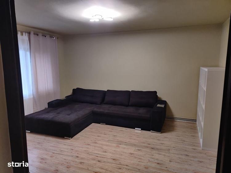 Apartament cu 3 camere decomandat în Exterior Vest