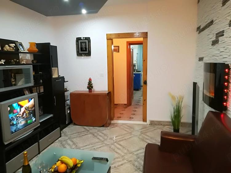 Apartament cu 3 camere decomandat în Central