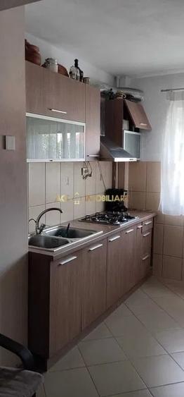 Apartament cu 2 camere semidecomandat, mobilat în Vitan