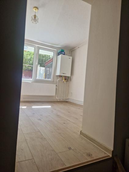 Apartament cu 2 camere semidecomandat în Traian