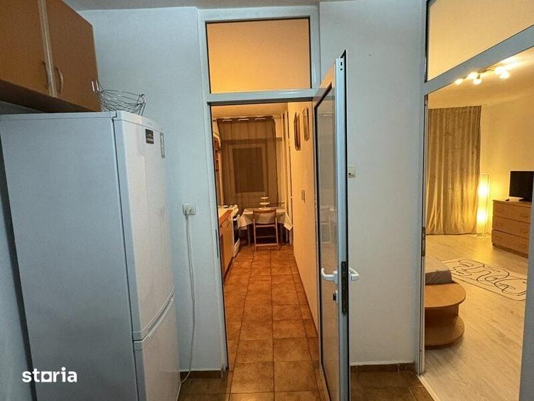 Garsonieră decomandată în Titan