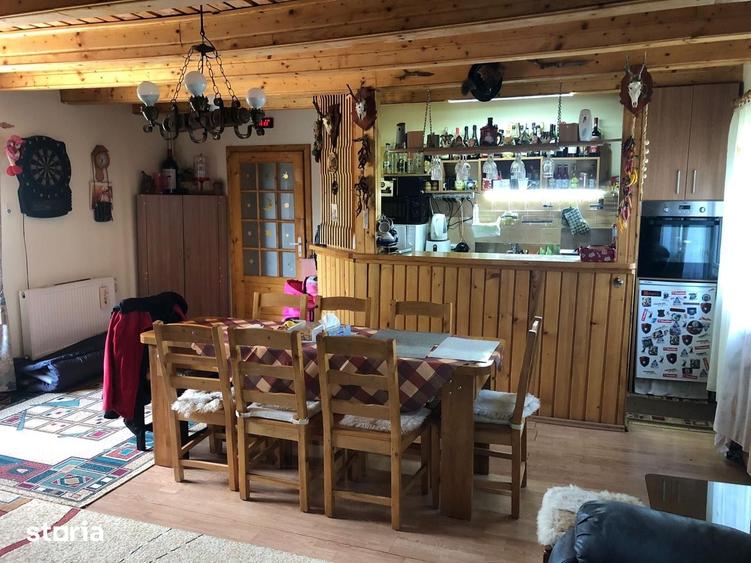 Casă cu 3 camere cu Teren 350 Mp în Moieciu