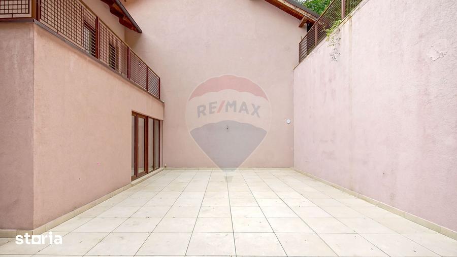 Apartament cu 4 camere în Schei