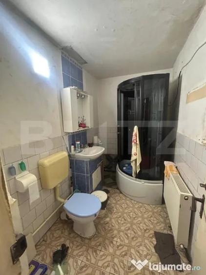 Apartament cu 2 camere semidecomandat în Micro 11