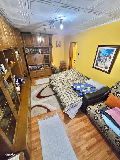 Apartament cu 3 camere decomandat în Micro 17