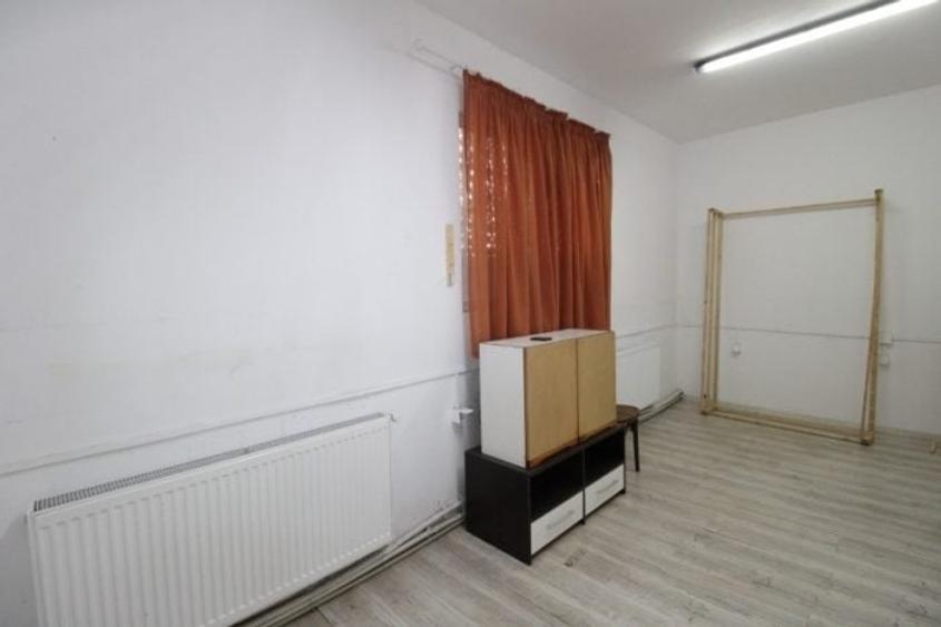 Spațiu comercial, de 140 mp, în Baba Novac