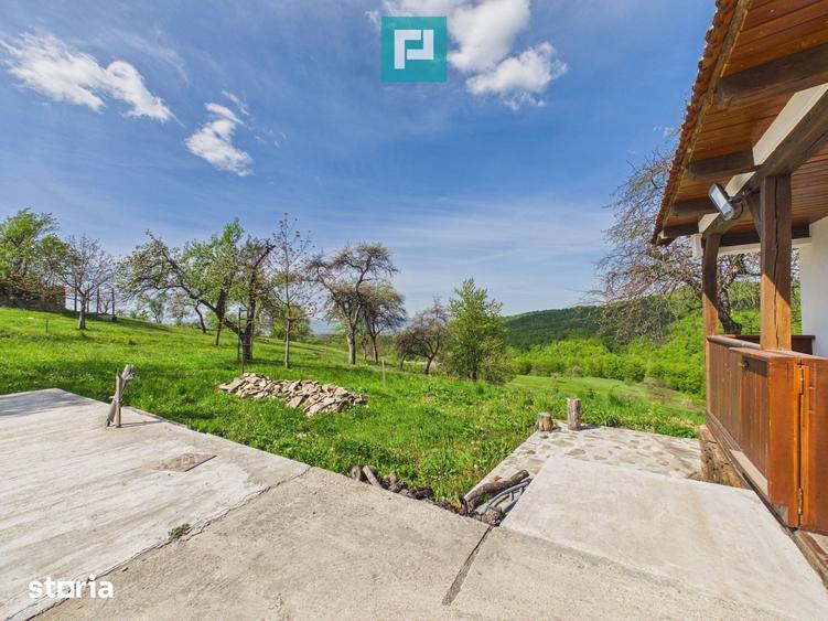 Casă cu 3 camere cu Teren 2000 Mp în Central