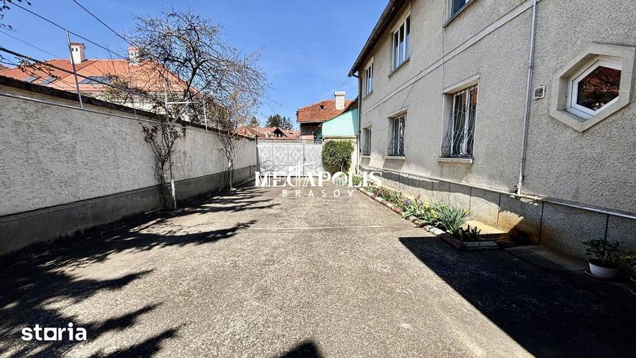 Casă cu 5 camere cu Teren 500 Mp în Central