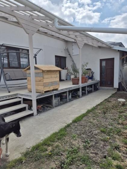 Casă individuală cu 3 camere cu Canalizare în Șimnicu de Sus