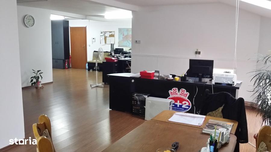 Apartament cu 3 camere în Semicentral