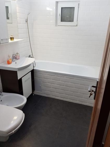 Apartament cu 3 camere decomandat în Islaz