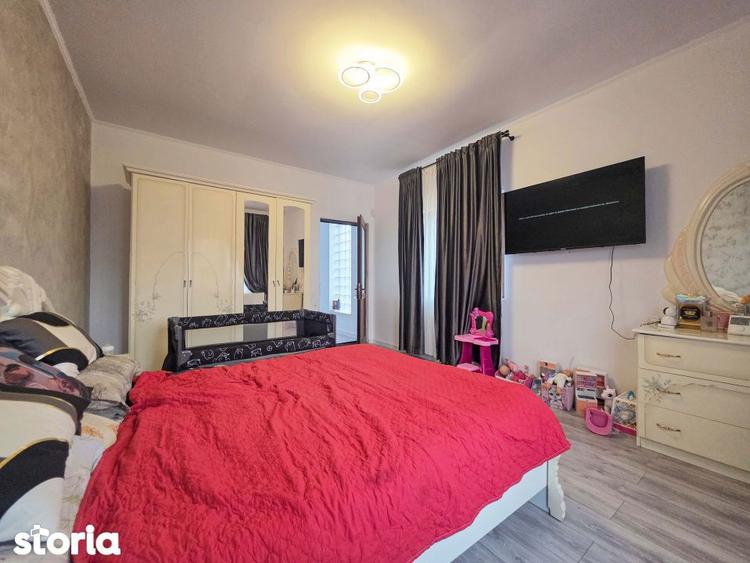 Casă cu 6 camere cu Teren 302 Mp în Valu lui Traian