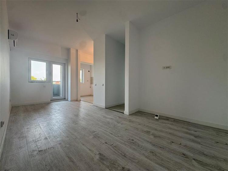 Apartament cu 2 camere semidecomandat în Aeroport