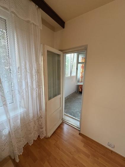 Apartament cu 2 camere decomandat în Crângași