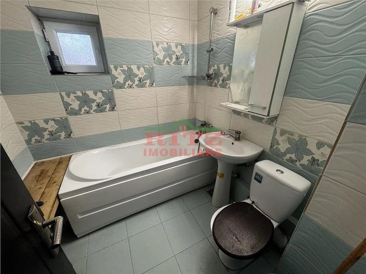 Apartament cu 3 camere decomandat în Bd. A.I.Cuza