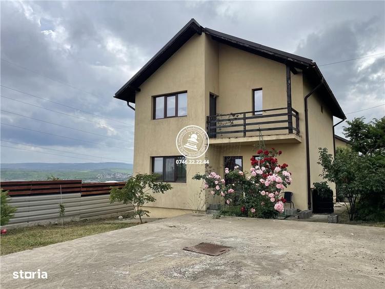 Casă cu 4 camere în Vocotești