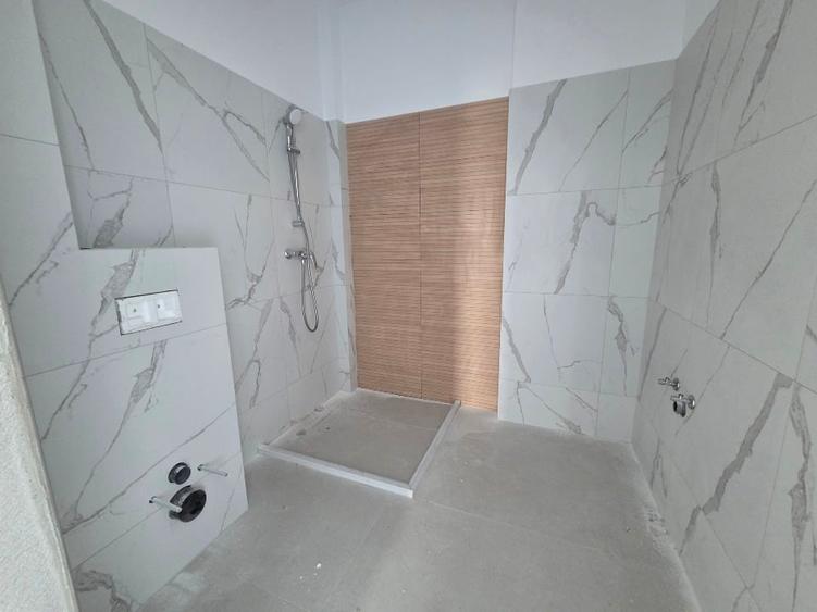 Apartament cu 3 camere decomandat în Colentina