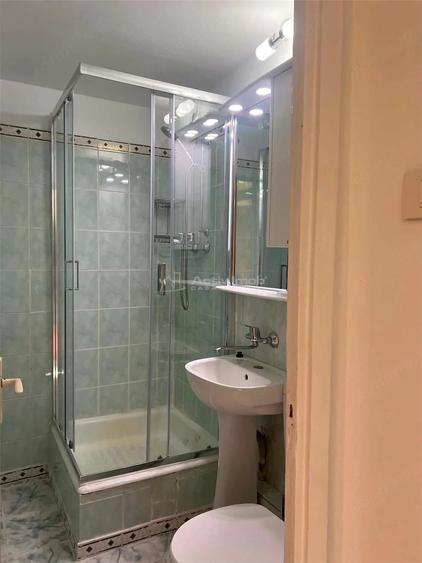 Apartament cu 4 camere decomandat în Nerva Traian