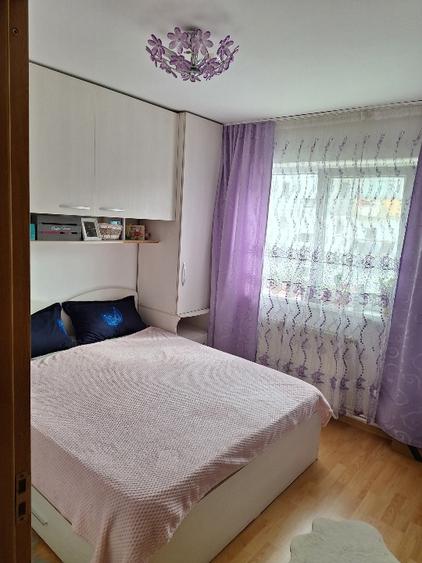 Vând apartament  2 camere  - 8