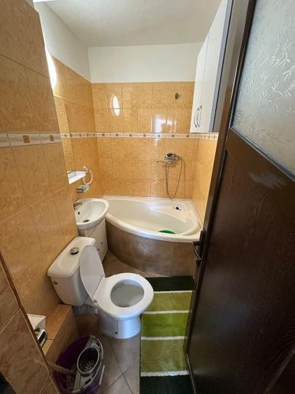 Apartament cu două camere, situat la etajul 2, într-un bloc dotat cu lift! - 8