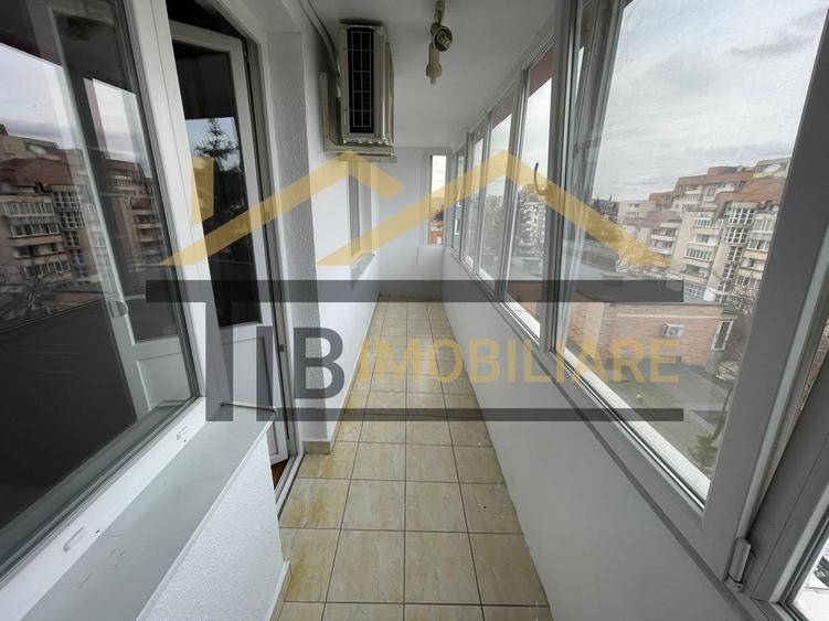 Apartament de 3 camere, 70mp, Zona Central - 11