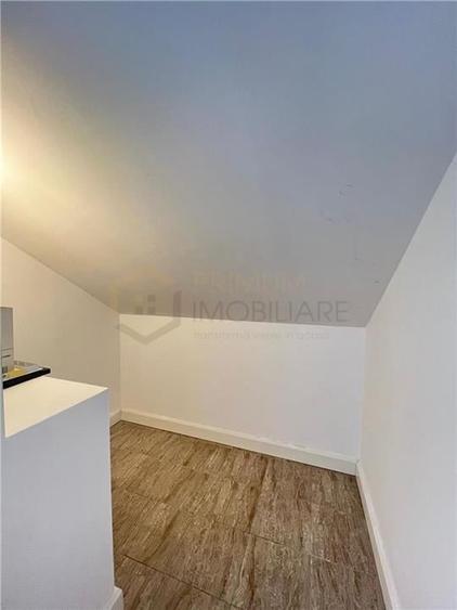 SPATII BIROURI - ZONA P-TA UNIRII - 10