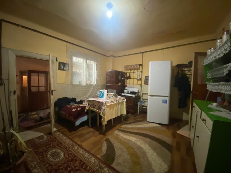 Casă centrală în Târgoviște, teren 250 mp, 4 camere, distanță la  900 m de Primă - 12