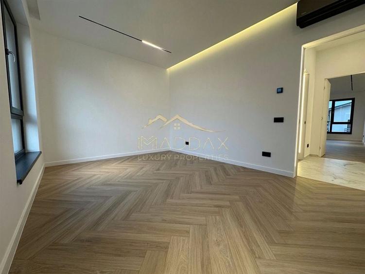 Vila individuala *432mp* + curte // 6 locuri Parcare / Pipera-Tunari - 23