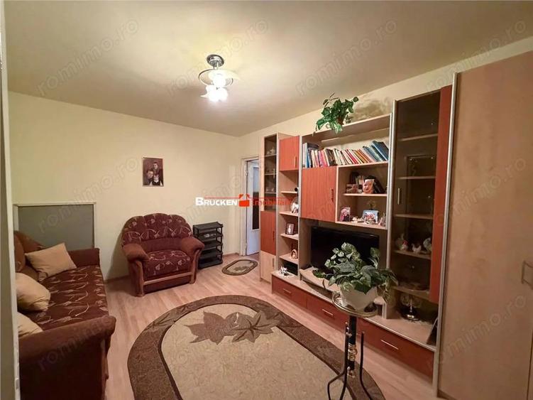 Apartament cu 2 camere de vanzare - 1