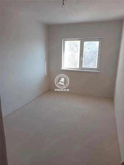 Apartament 4 camere de vanzare Centru, - 2